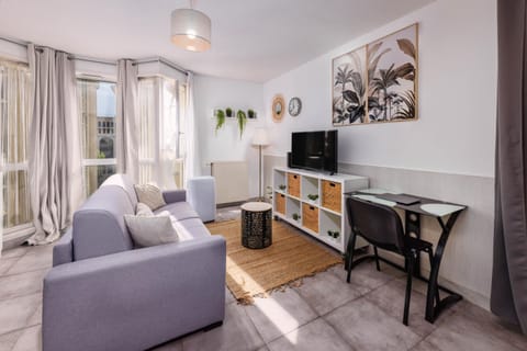 Communal lounge/ TV room, TV and multimedia, Living room, Seating area