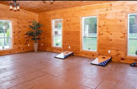 The Blue Barn at the MeadowCreek Apartment in Tennessee