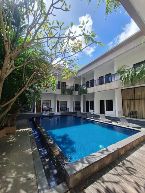 Pool view, Swimming pool, sunbed