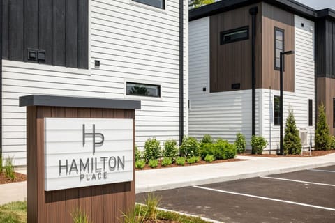 Property building, Property logo or sign, Street view