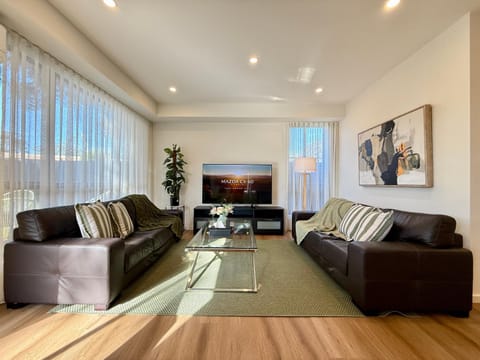 Living room, Dining area, kitchen