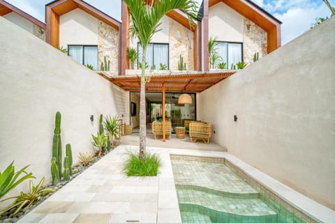Property building, Swimming pool