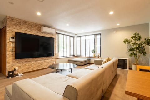 Communal lounge/ TV room, TV and multimedia, Living room, Seating area