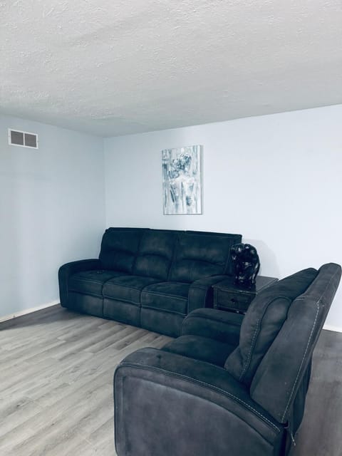 LUXURY 3BR Home Near IU & Downtown House in Bloomington