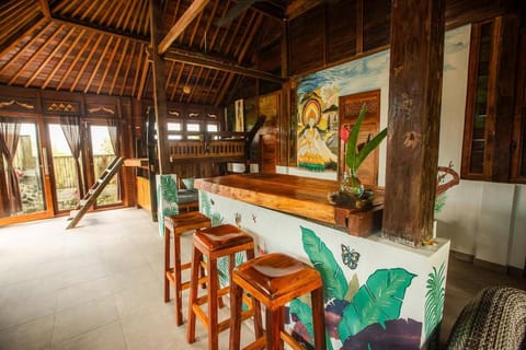 Communal lounge/ TV room