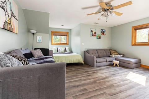 Fiddler on the Ridge-Woods, Wine and Wellness House in Kentucky