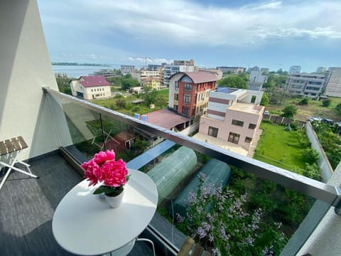 Property building, Patio, Day, Natural landscape, View (from property/room), Balcony/Terrace, City view, Sea view