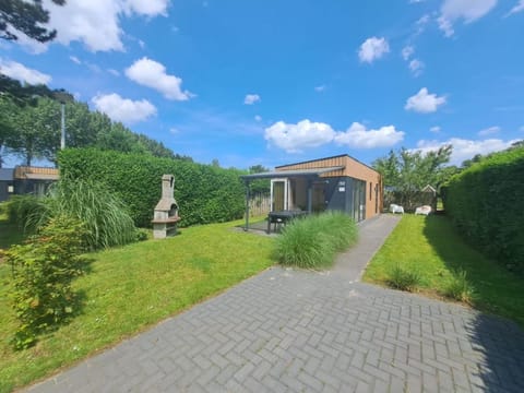 Property building, BBQ facilities, Garden