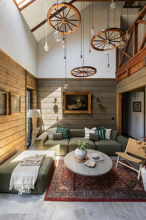 Living room, Seating area, fireplace