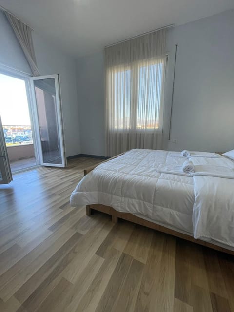 Bed, Bedroom, towels, wardrobe