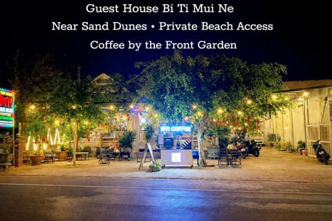 Night, Text overlay, Street view, Location