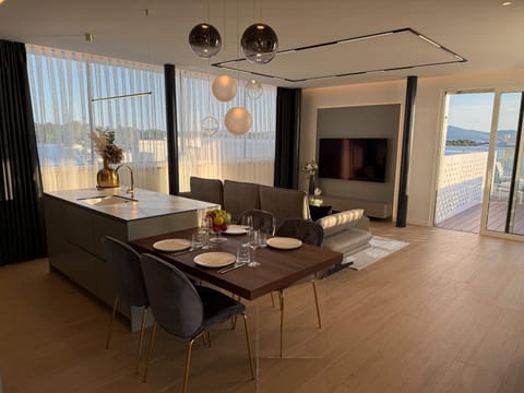 Living room, Seating area, Dining area