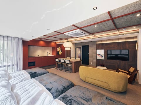 Bed, TV and multimedia, Living room, Photo of the whole room, Seating area, Dining area, Bedroom
