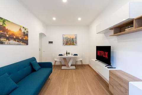 TV and multimedia, Living room, Dining area