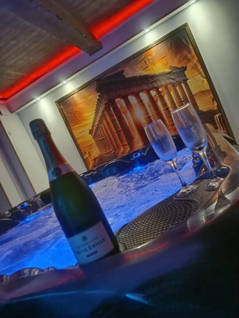 Rom'antique la Jalouzzie SPA Apartment in Dunkirk