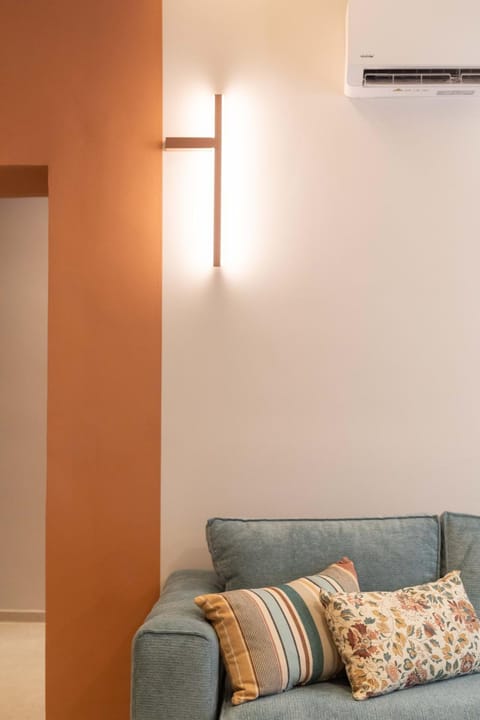 Living room, Seating area, air conditioner