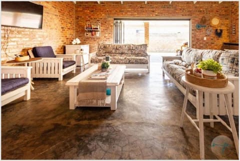 Low Tide 8 Sleeper Apartment in Western Cape