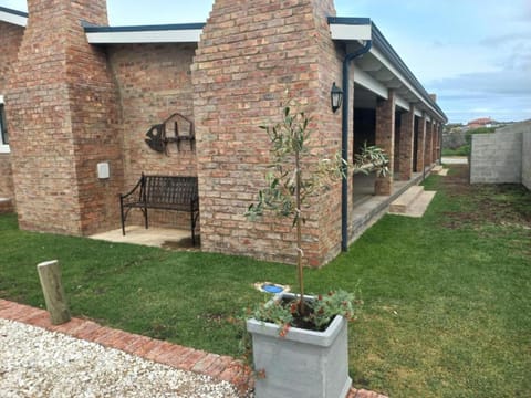 Low Tide 8 Sleeper Apartment in Western Cape