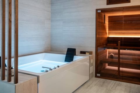 Hot Tub, Hot Tub