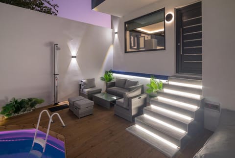 Living room, Seating area