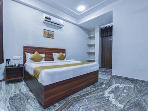 Bed, Bedroom, air conditioner