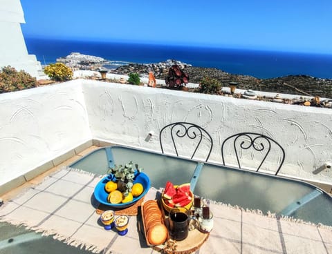 View (from property/room), Balcony/Terrace, Dining area, Sea view
