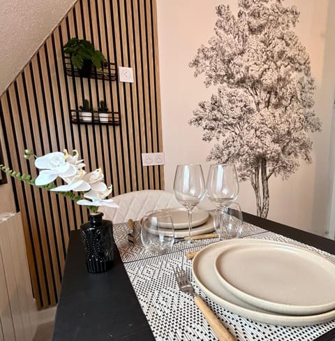 Seating area, Dining area
