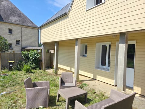 Patio, Day, Garden