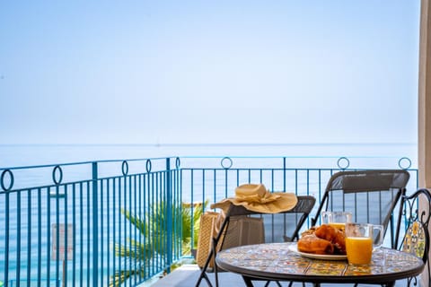 Day, View (from property/room), Balcony/Terrace, Dining area, Sea view