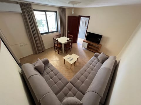 Communal lounge/ TV room, TV and multimedia, Living room, Seating area, Evening entertainment