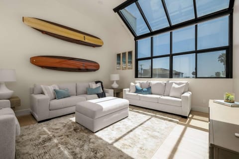 The 357 Beach Pad, Renovated, Refined, Steps from the Surf! House in La Jolla
