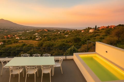 Garden, Balcony/Terrace, Swimming pool