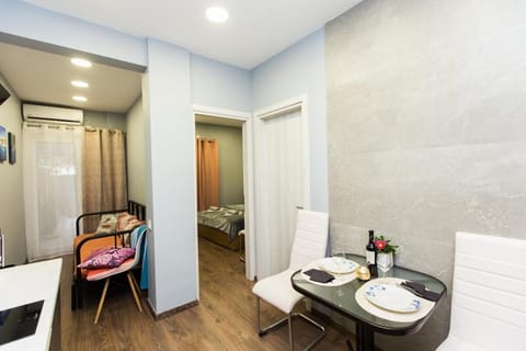 Photo of the whole room, Seating area, Dining area