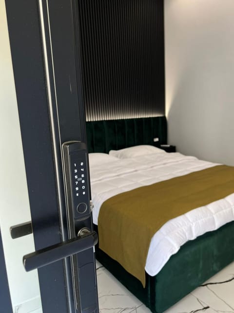 Property building, Bed, Bedroom