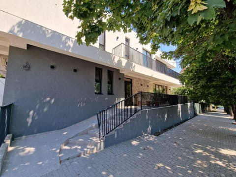 Property building, Facade/entrance