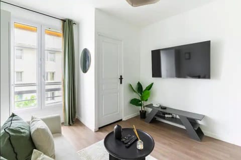 Communal lounge/ TV room, TV and multimedia, Seating area
