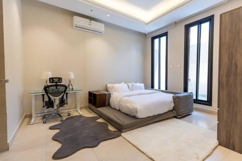 Bed, Photo of the whole room, Bedroom, air conditioner