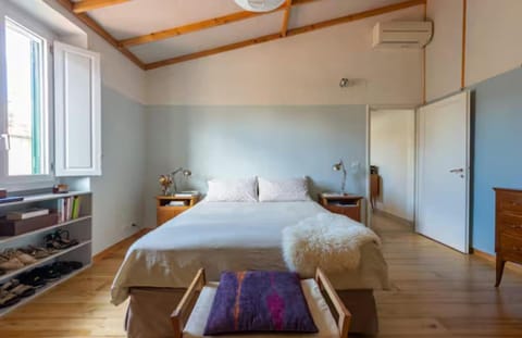 Bed, Photo of the whole room, Bedroom, air conditioner