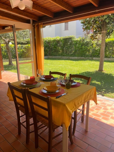 Garden, Dining area, Garden view