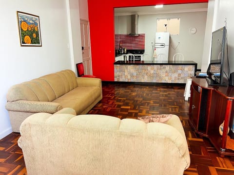 Communal lounge/ TV room, TV and multimedia, Kitchen or kitchenette, Living room, Seating area