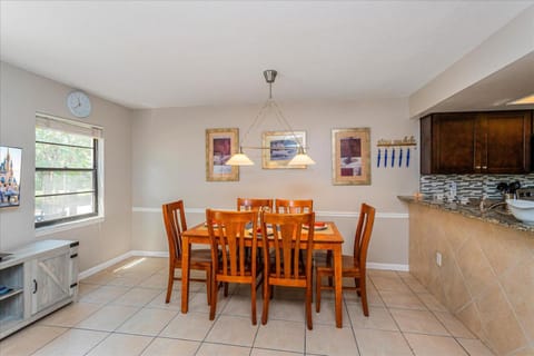 Cozy Townhome in Fantasy World Near Parks House in Kissimmee