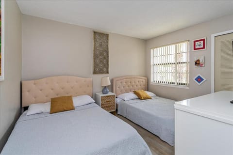 Cozy Townhome in Fantasy World Near Parks House in Kissimmee