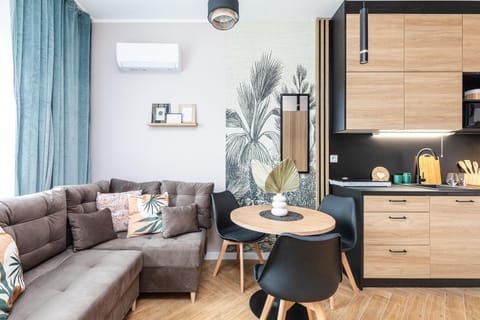 Kitchen or kitchenette, Living room, Seating area