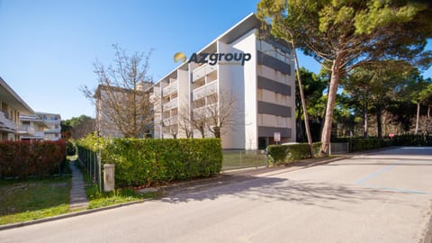 Property building, Neighbourhood, Street view