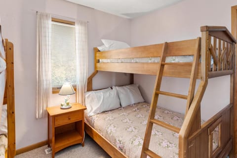 Pelican Breeze House in Corolla