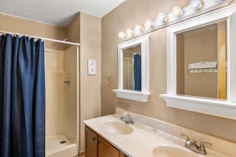 Pelican Breeze House in Corolla