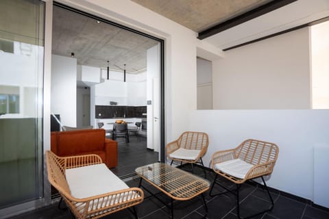 Patio, Seating area