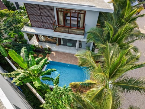 Property building, Day, Garden, Garden view, Pool view, Swimming pool