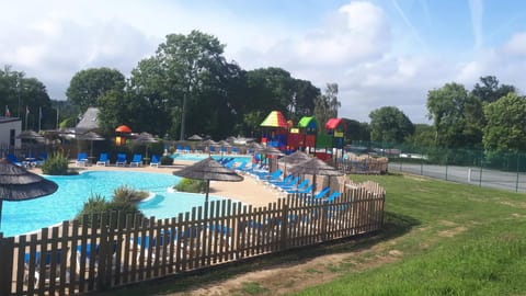 Bungalow charmant à Clohars-Carnoët - 38 m² avec piscine House in Clohars-Carnoët