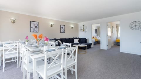 Open Mind Property - Four Bedroom House Apartment in Portsmouth